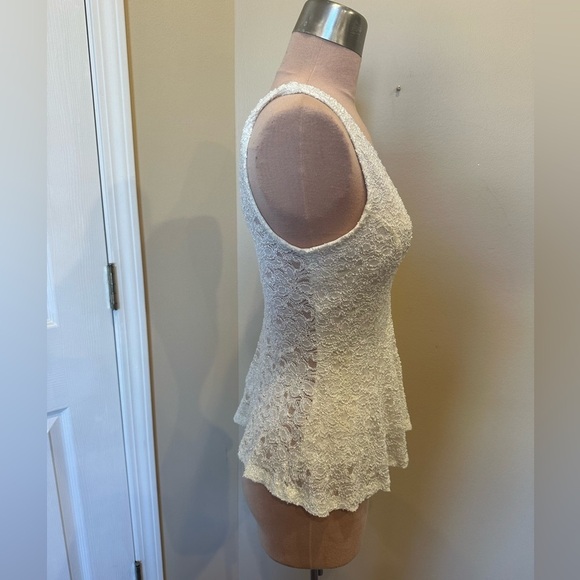 Windsor White Lace Peplum Sleeveless Deep V Top Tagged Large Fits Small - Picture 5 of 7